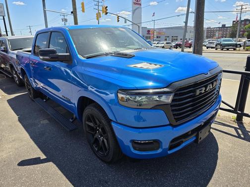 Hydro Blue Pearlcoat 2026 RAM 1500 Laramie