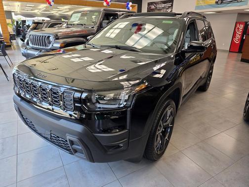 Diamond Black Crystal Pearl-Coat Exterior Paint 2026 Jeep Cherokee Overland