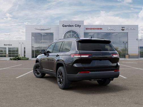 Diamond Black Crystal Pearl-Coat Exterior Paint 2026 Jeep Grand Cherokee Altitude