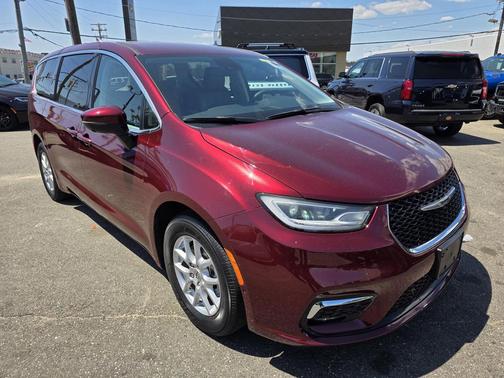 Velvet Red Pearlcoat 2023 Chrysler Pacifica Touring L