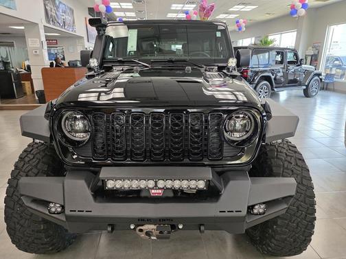 Black Clear-Coat Exterior Paint 2026 Jeep Wrangler Willys