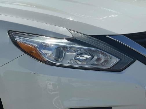 Glacier White 2017 Nissan Altima 2.5 S