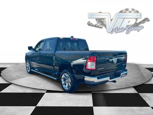 Diamond Black Crystal Pearlcoat 2022 RAM 1500 Big Horn/Lone Star