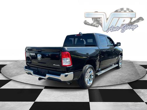 Diamond Black Crystal Pearlcoat 2022 RAM 1500 Big Horn/Lone Star