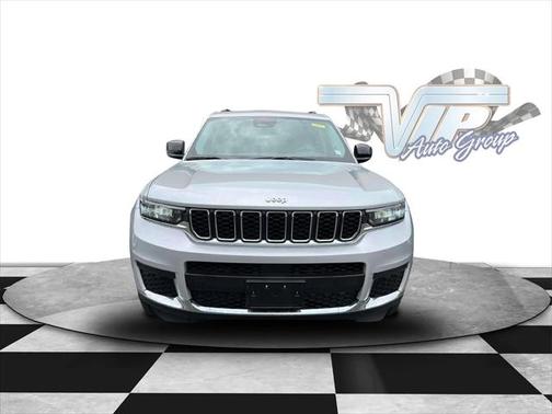 2022 Jeep Grand Cherokee L Laredo 4x4