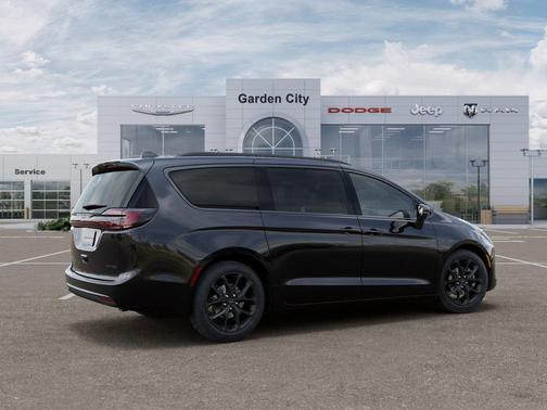 Diamond Black Crystal Pearlcoat 2027 Chrysler Pacifica Limited