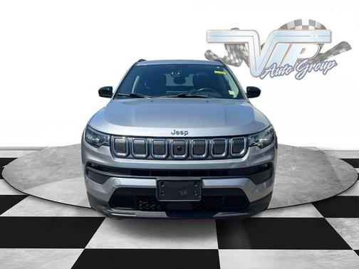 Billet Silver Metallic Clearcoat 2022 Jeep Compass Latitude Lux