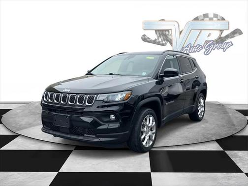 2023 Jeep Compass Latitude Lux FWD