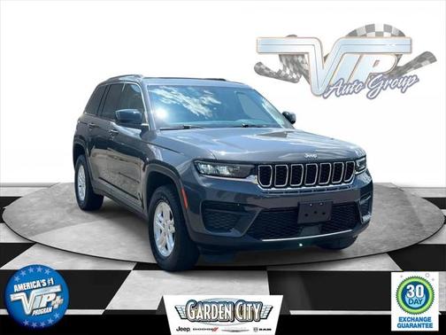 2022 Jeep Grand Cherokee Laredo 4x4