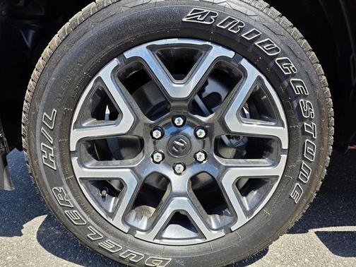 Delmonico Red Pearlcoat 2026 RAM 1500 Laramie