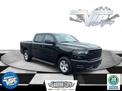 Diamond Black Crystal Pearlcoat 2026 RAM 1500 Tradesman