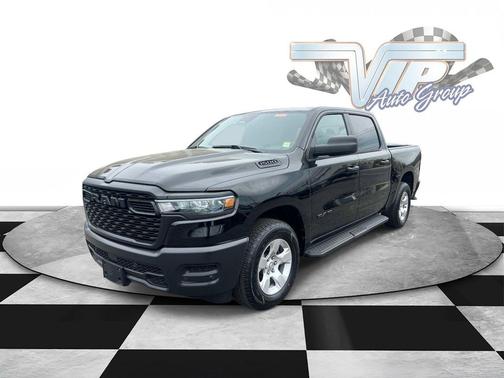 Diamond Black Crystal Pearlcoat 2026 RAM 1500 Tradesman