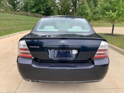 2009 Ford Taurus SE