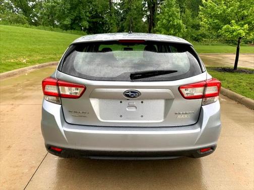 2017 Subaru Impreza 2.0i