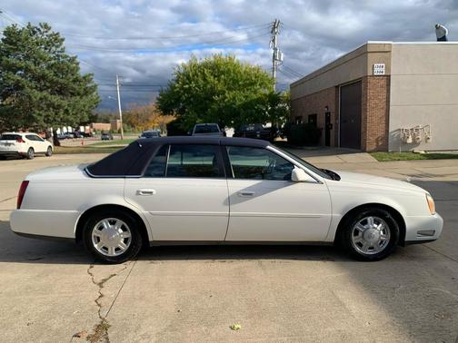 2005 Cadillac DeVille Base