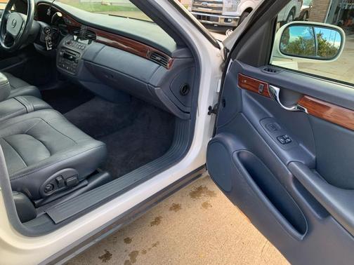 2005 Cadillac DeVille Base
