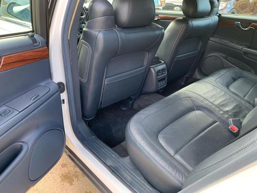 2005 Cadillac DeVille Base