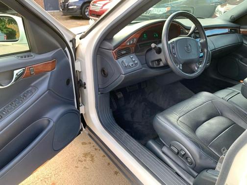 2005 Cadillac DeVille Base