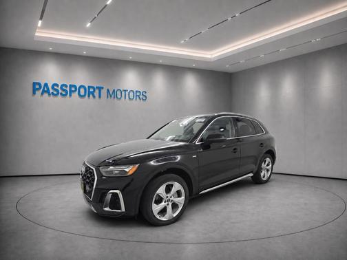 Mythos Black Metallic 2023 Audi Q5 45 S line quattro Premium