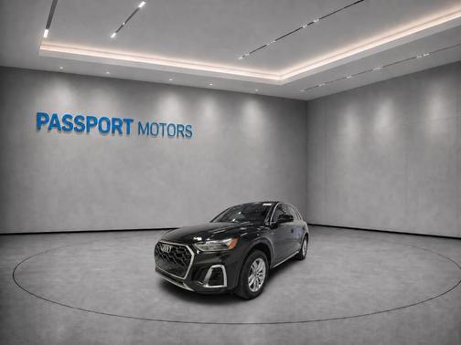 Mythos Black Metallic 2023 Audi Q5 45 S line quattro Premium