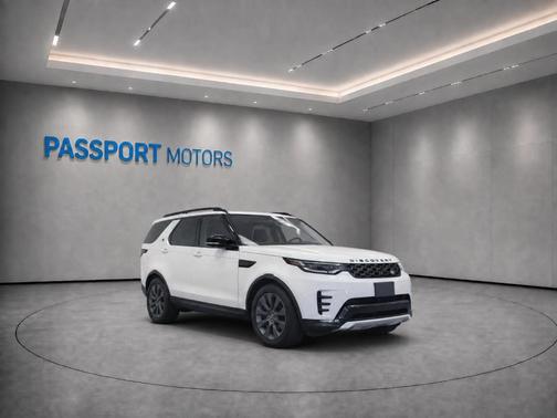 Fuji White 2022 Land Rover Discovery P360 S R-Dynamic