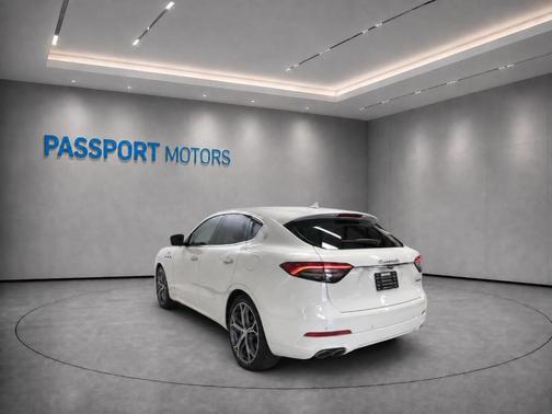 White 2023 Maserati Levante GT