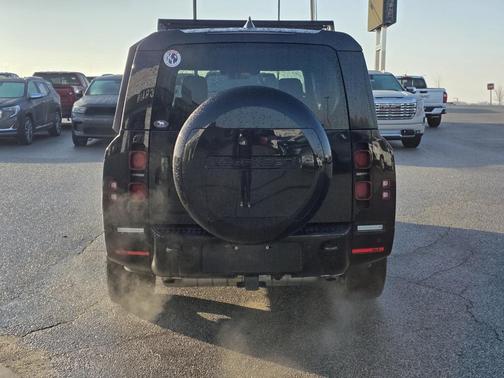 2024 Land Rover Defender 130 P400 X-Dynamic SE