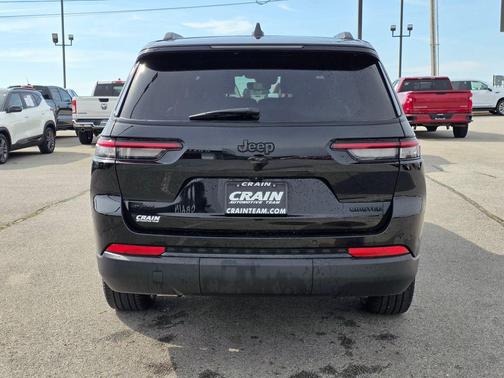 Diamond Black Crystal Pearlcoat 2024 Jeep Grand Cherokee L Limited