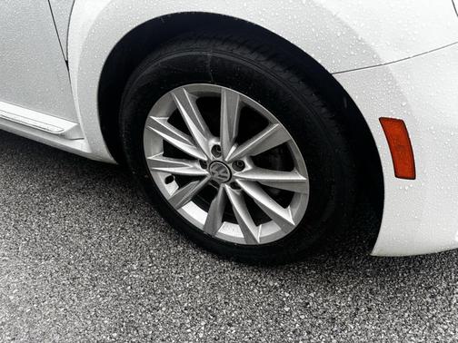 2019 Volkswagen Beetle 2.0T SE