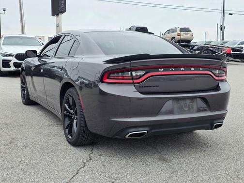 2017 Dodge Charger SE