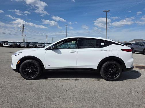 Summit White 2026 Buick Envista Sport Touring FWD