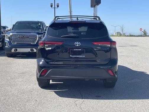 2022 Toyota Highlander L