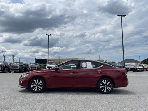 2022 Nissan Altima 2.5 SL