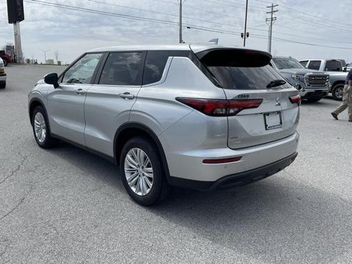 2024 Mitsubishi Outlander ES 2.5 2WD