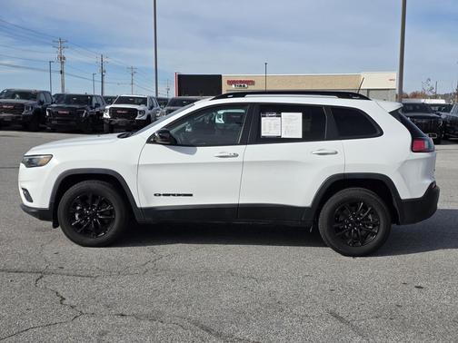 2023 Jeep Cherokee Altitude