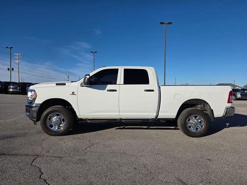 2024 RAM 2500 Tradesman Crew Cab 4x4 6'4' Box
