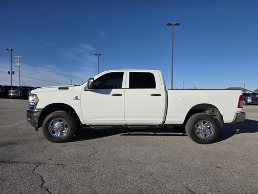 2024 RAM 2500 Tradesman Crew Cab 4x4 6'4' Box