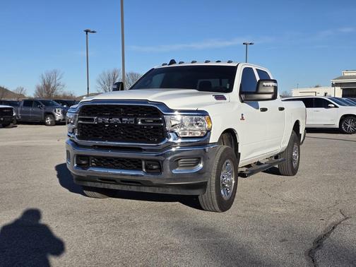 2024 RAM 2500 Tradesman Crew Cab 4x4 6'4' Box