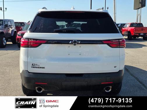 Summit White 2022 Chevrolet Traverse LT Cloth