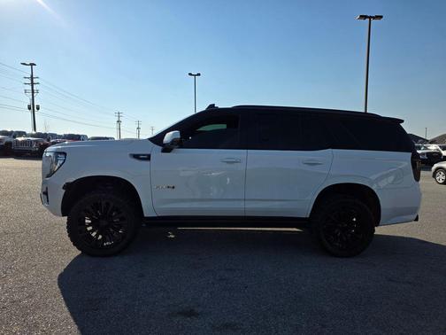2021 GMC Yukon 4WD AT4
