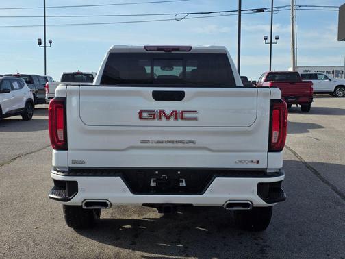 2025 GMC Sierra 1500 AT4