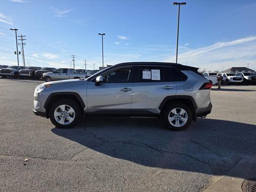 2020 Toyota RAV4 Hybrid XLE