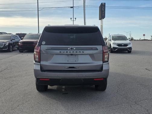 2022 Chevrolet Suburban 4WD Z71