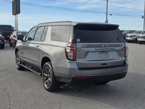 2022 Chevrolet Suburban 4WD Z71