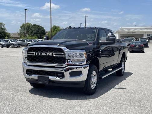 2024 RAM 2500 Tradesman Crew Cab 4x4 6'4' Box
