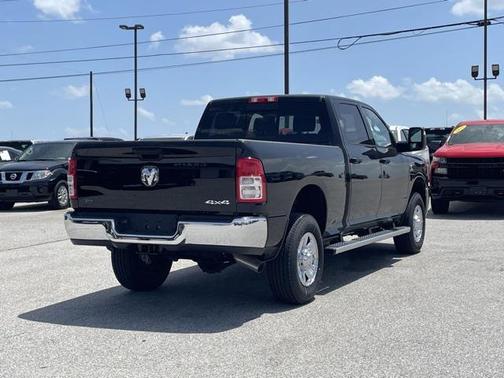 2024 RAM 2500 Tradesman Crew Cab 4x4 6'4' Box