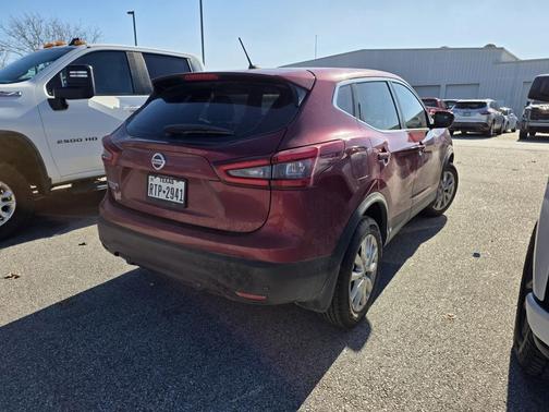 2022 Nissan Rogue Sport S
