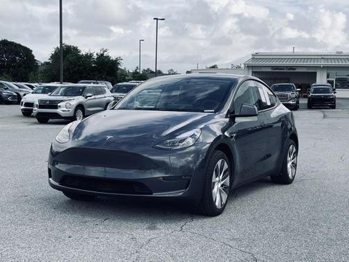 2023 Tesla Model Y Long Range Dual Motor All-Wheel Drive