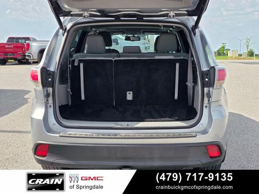 Silver Sky Metallic 2015 Toyota Highlander XLE