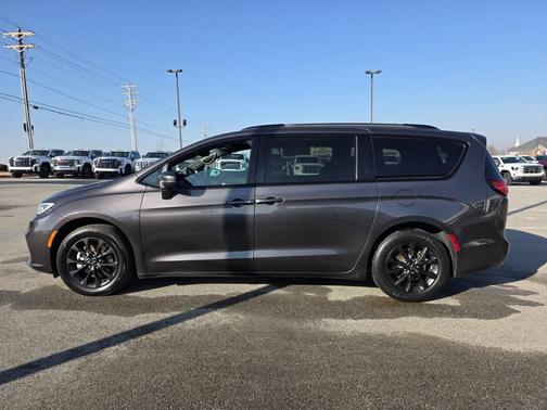 2021 Chrysler Pacifica Touring